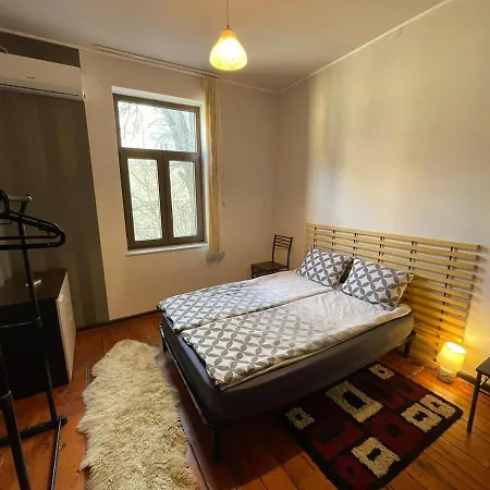 Hot Spot 2bdrm 1
