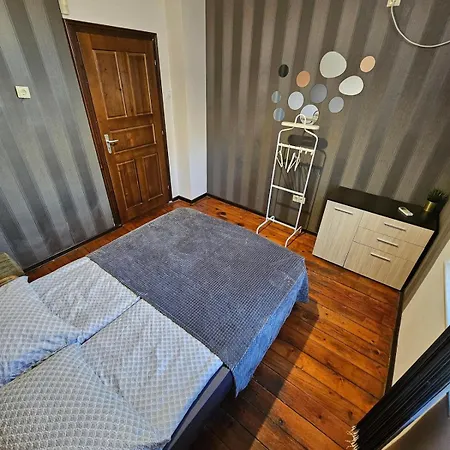 Hot Spot 2bdrm 1