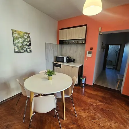 Hot Spot 2bdrm 1 Апартаменты *